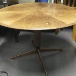 610 4275 DINING TABLE